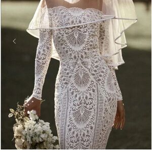 Elegant White Lace Wedding Dress